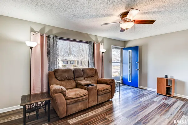 $174,900 | 624 North Pine Street, Taylorville, IL 62568