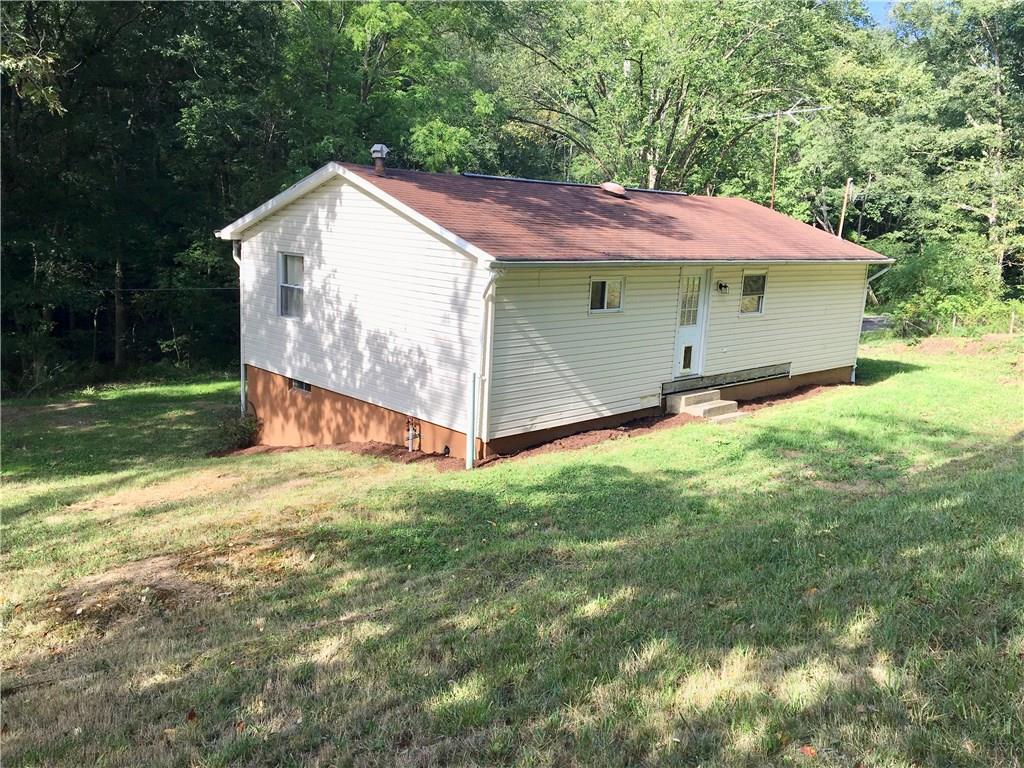 525 Holyoke Road Butler, PA 16001 - Photo 14 of 17