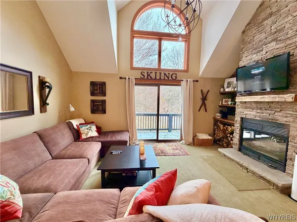 $490,000 | 118 Holiview, Ellicottville, NY 14731