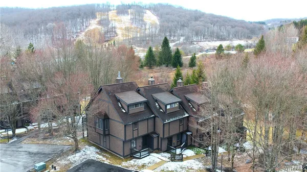 $490,000 | 118 Holiview, Ellicottville, NY 14731