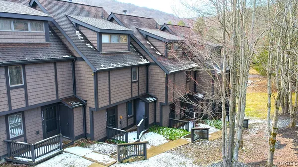 $490,000 | 118 Holiview, Ellicottville, NY 14731