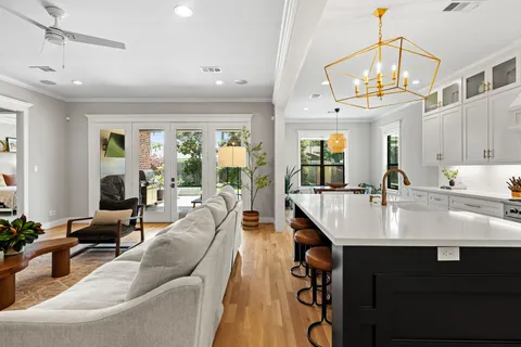 $1,350,000 | 1013 Martin Street, Houston, TX 77018