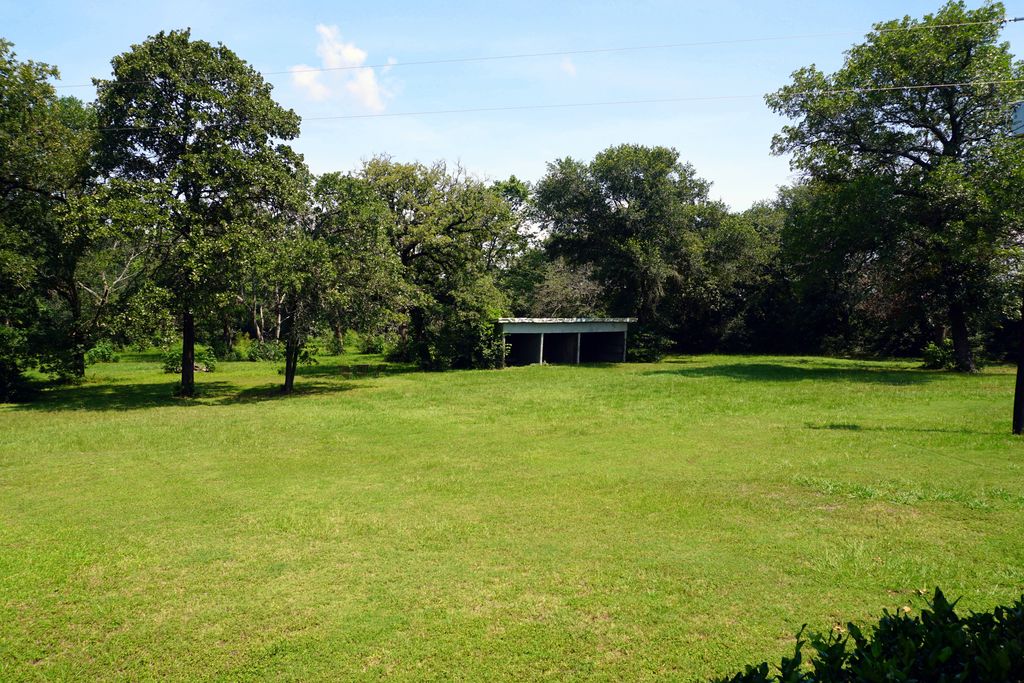 2329 North Berlin Road Brenham, TX 77833 - Photo 26 of 29 Gallery Image 26