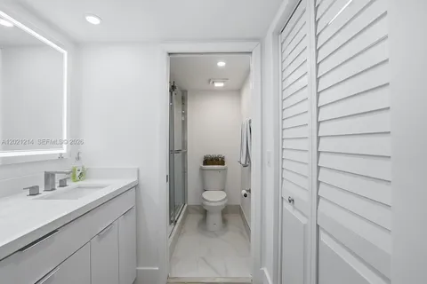 $279,000 | 300 Southwest 130th Terrace, Unit 110B, Pembroke Pines, FL 33027