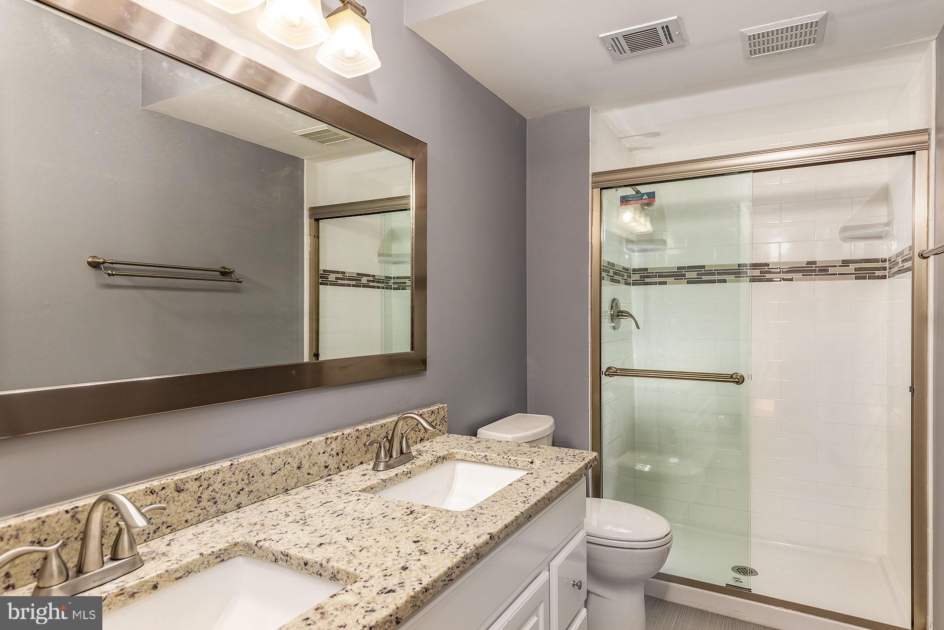 114 South Fox Road Sterling, VA 20164 - Photo 11 of 30 LUXURIOUS MASTER BATH