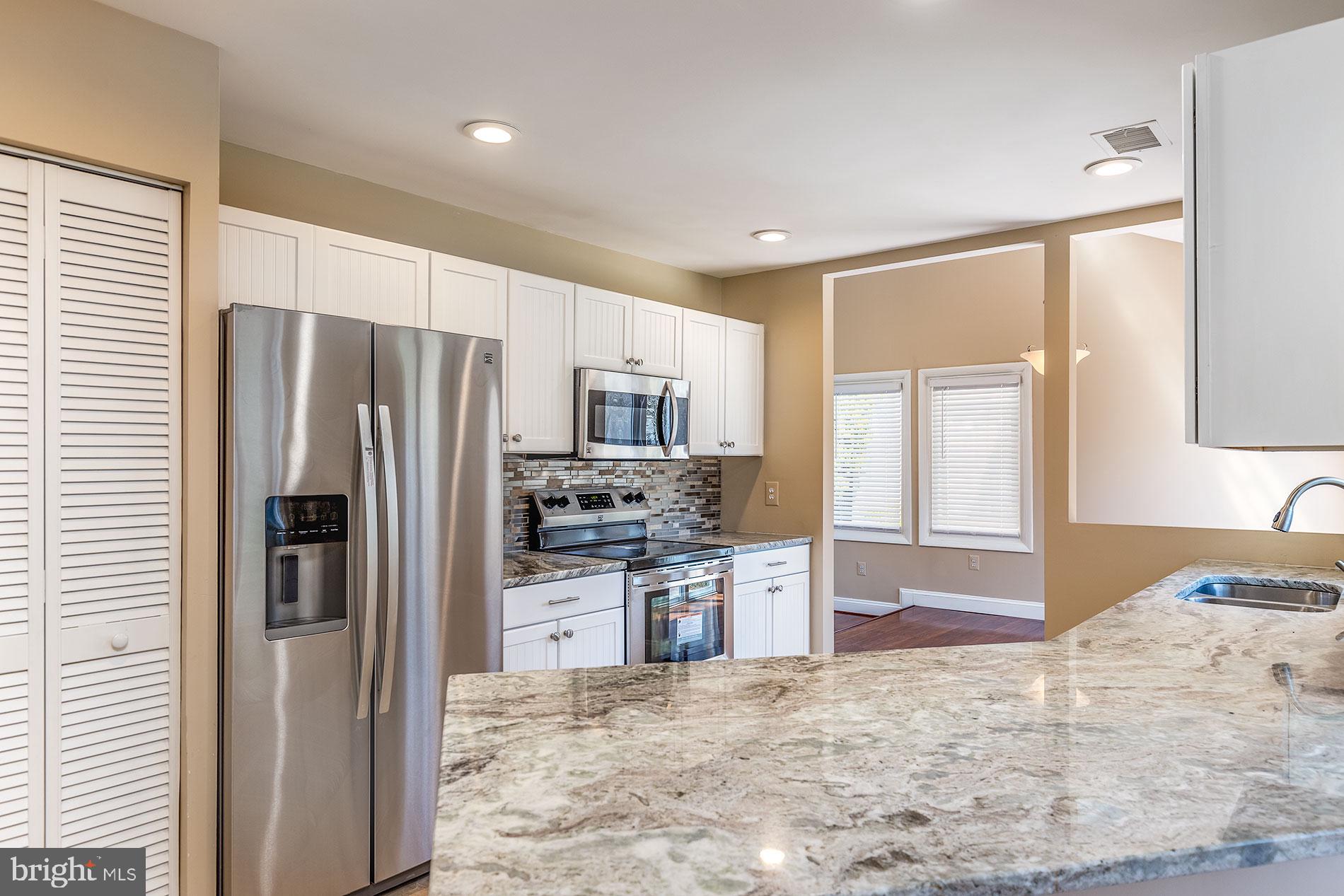 114 South Fox Road Sterling, VA 20164 - Photo 13 of 30 OPEN-CONCEPT W/GRANITE COUNTERS