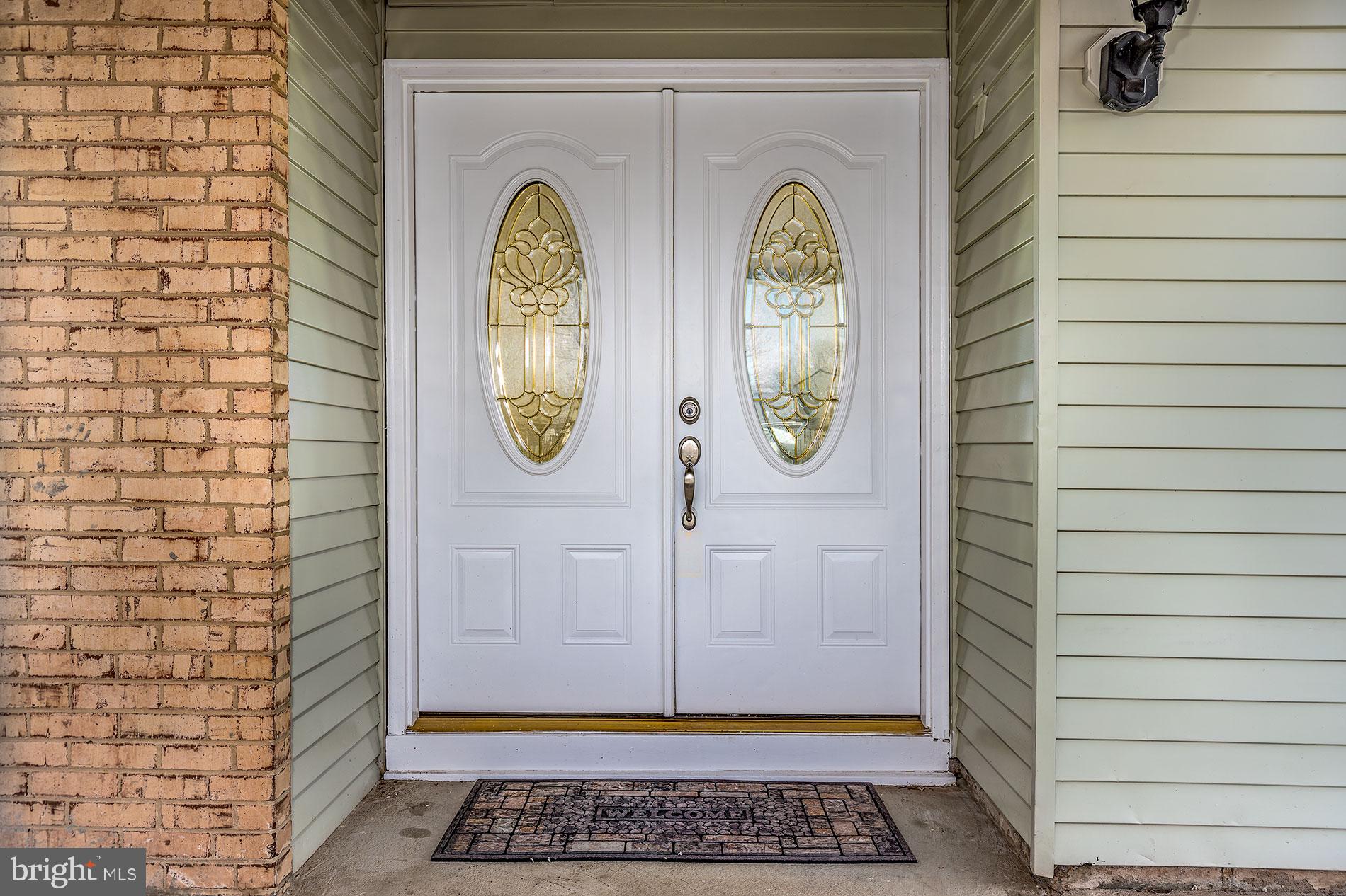 114 South Fox Road Sterling, VA 20164 - Photo 2 of 30 YOU WON'T BELIEVE WHAT'S BEHIND HERE!