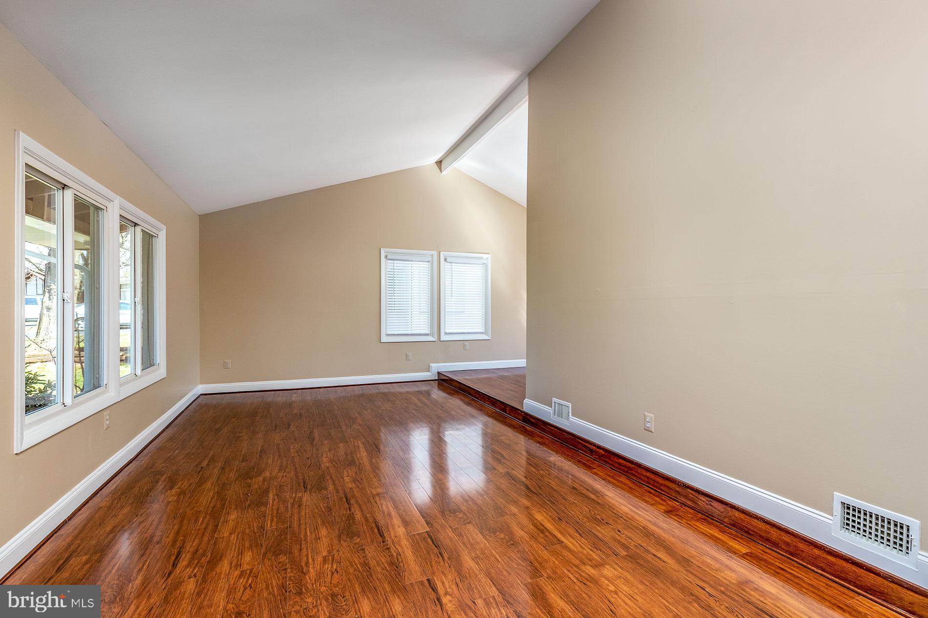 114 South Fox Road Sterling, VA 20164 - Photo 4 of 30 VAULTED CEILING IN LIVING ROOM