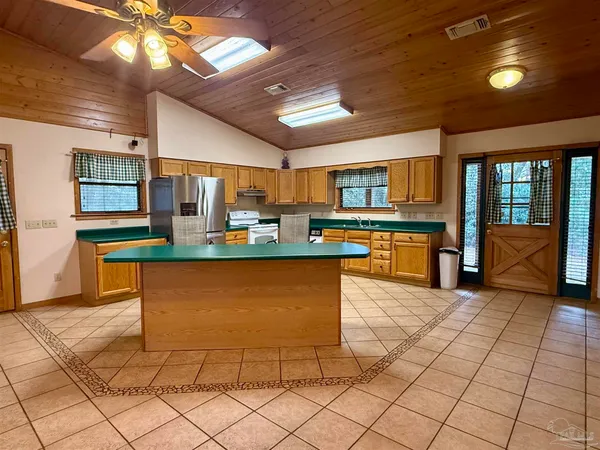 $1,650 | 7769 Lakeside Drive, Milton, FL 32583