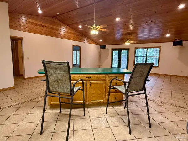 $1,650 | 7769 Lakeside Drive, Milton, FL 32583