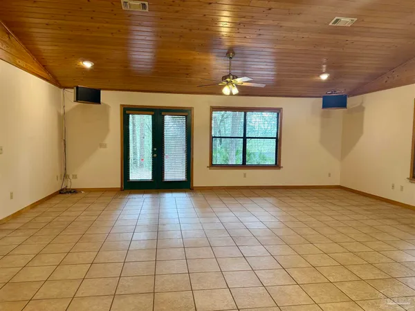 $1,650 | 7769 Lakeside Drive, Milton, FL 32583