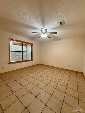 $1,650 | 7769 Lakeside Drive, Milton, FL 32583