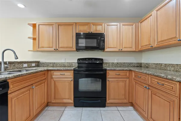 $3,200 | 6094 Live Oak Court, Unit B, Tamarac, FL 33319