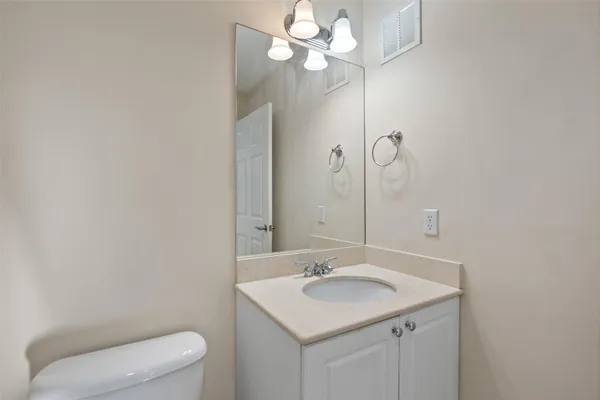 $3,200 | 6094 Live Oak Court, Unit B, Tamarac, FL 33319