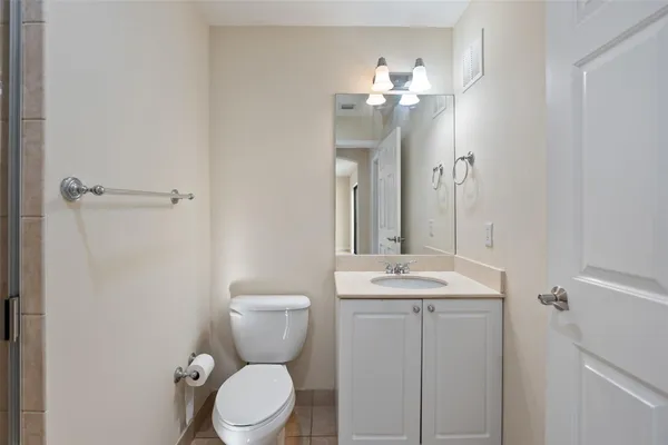$3,200 | 6094 Live Oak Court, Unit B, Tamarac, FL 33319