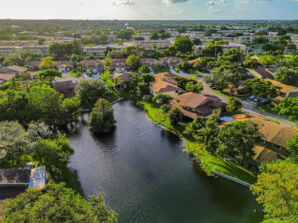 $3,200 | 6094 Live Oak Court, Unit B, Tamarac, FL 33319