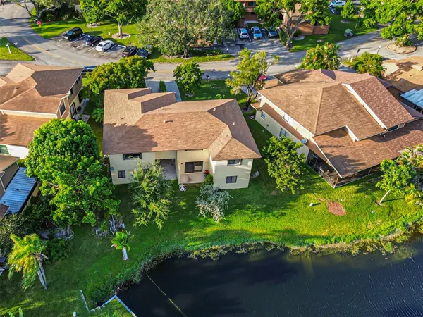 $3,200 | 6094 Live Oak Court, Unit B, Tamarac, FL 33319