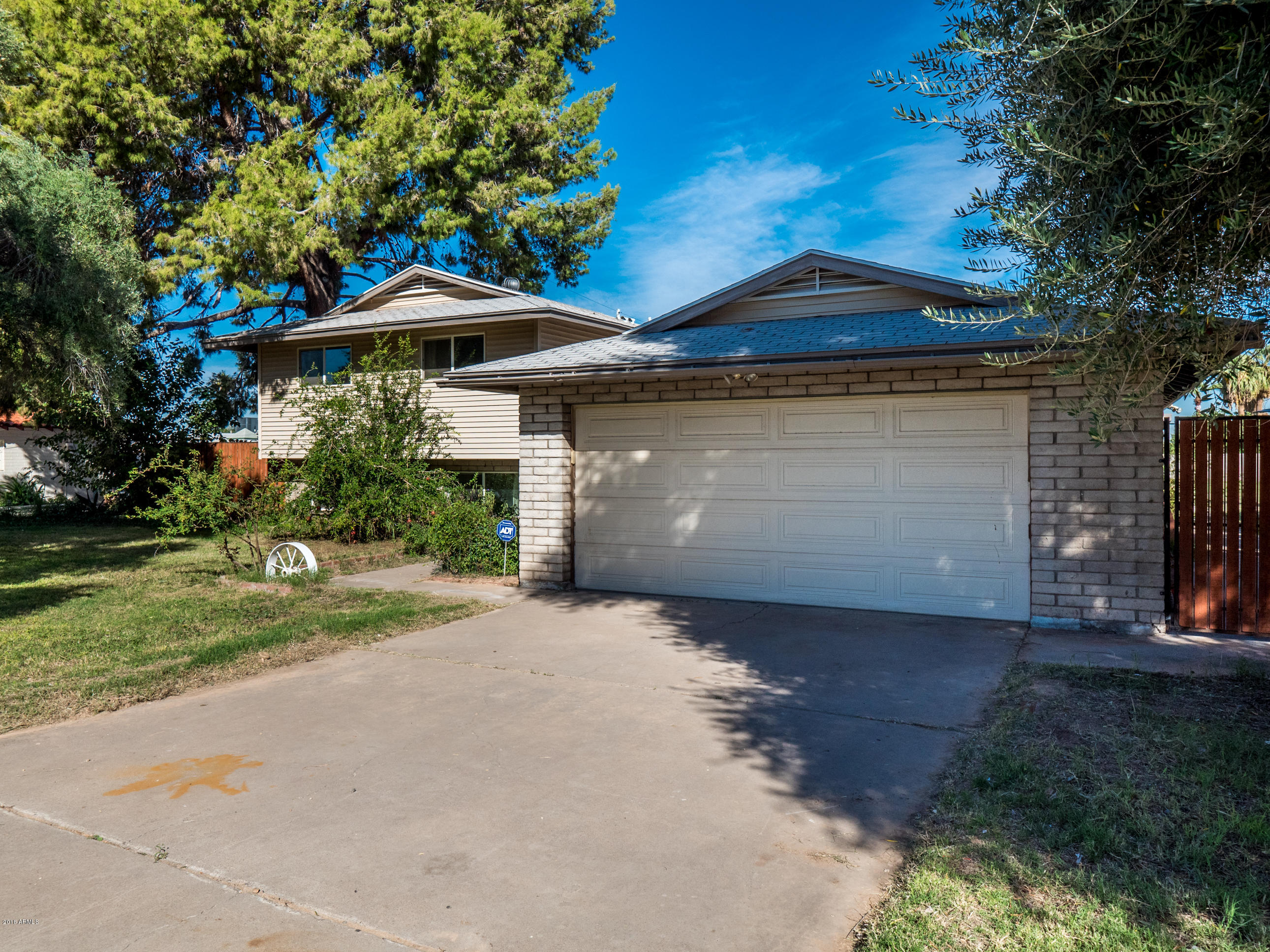 20 East Greenway Road Phoenix, AZ 85042 - Photo 3 of 49 P2360400