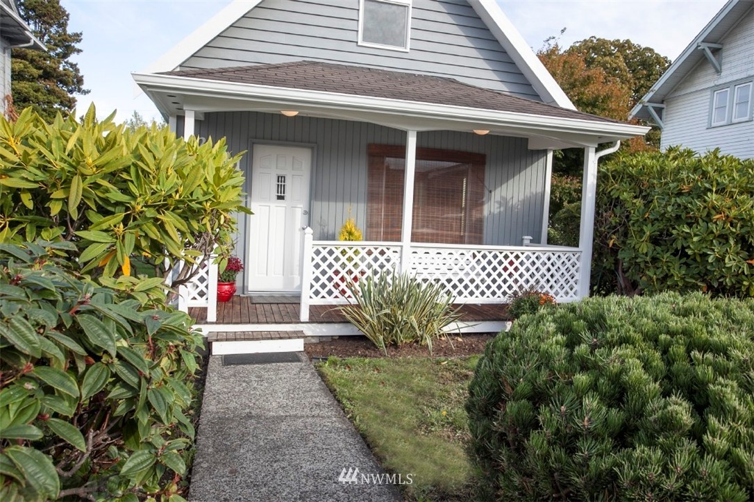 2411 Rockefeller Avenue Everett, WA 98201 - Photo 1 of 13
