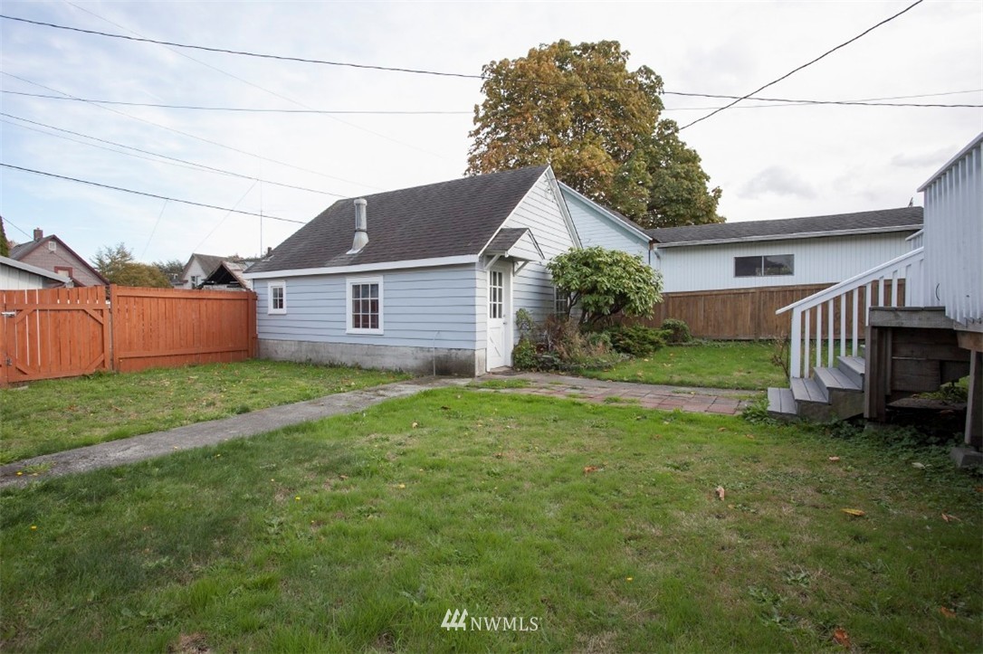 2411 Rockefeller Avenue Everett, WA 98201 - Photo 12 of 13