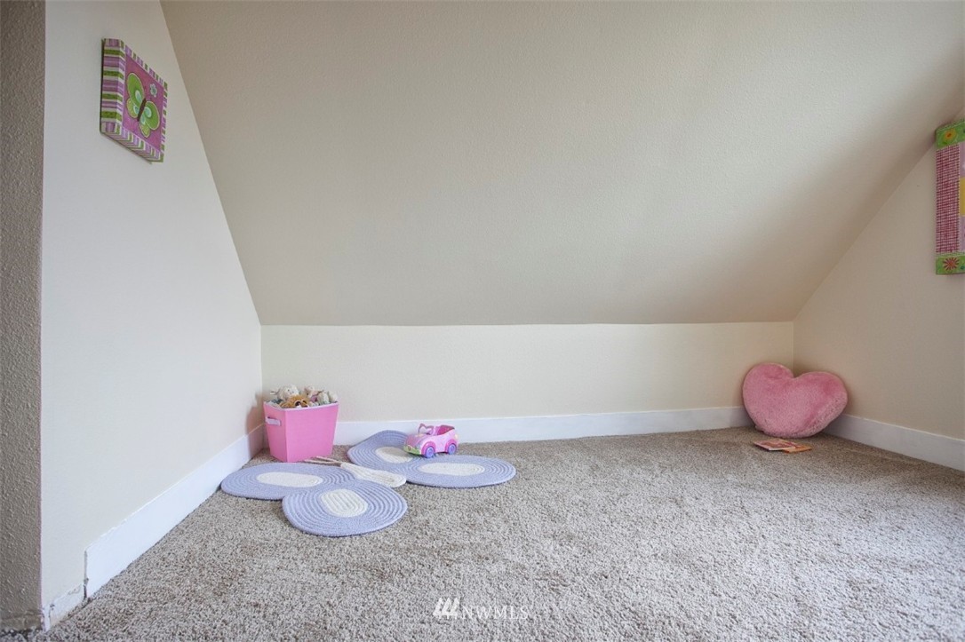 2411 Rockefeller Avenue Everett, WA 98201 - Photo 9 of 13