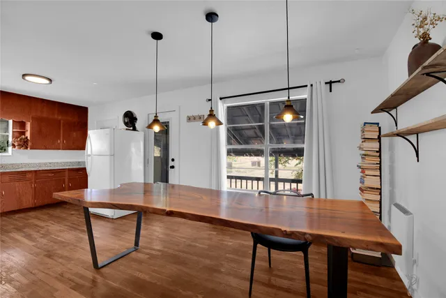 $675,000 | 1607 East 4th Street, Taylor, TX 76574