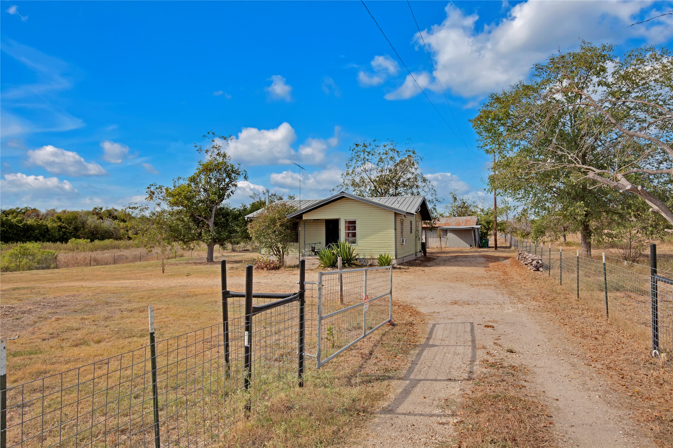 1607 East 4th Street Taylor, TX 76574 - Photo 29 of 32