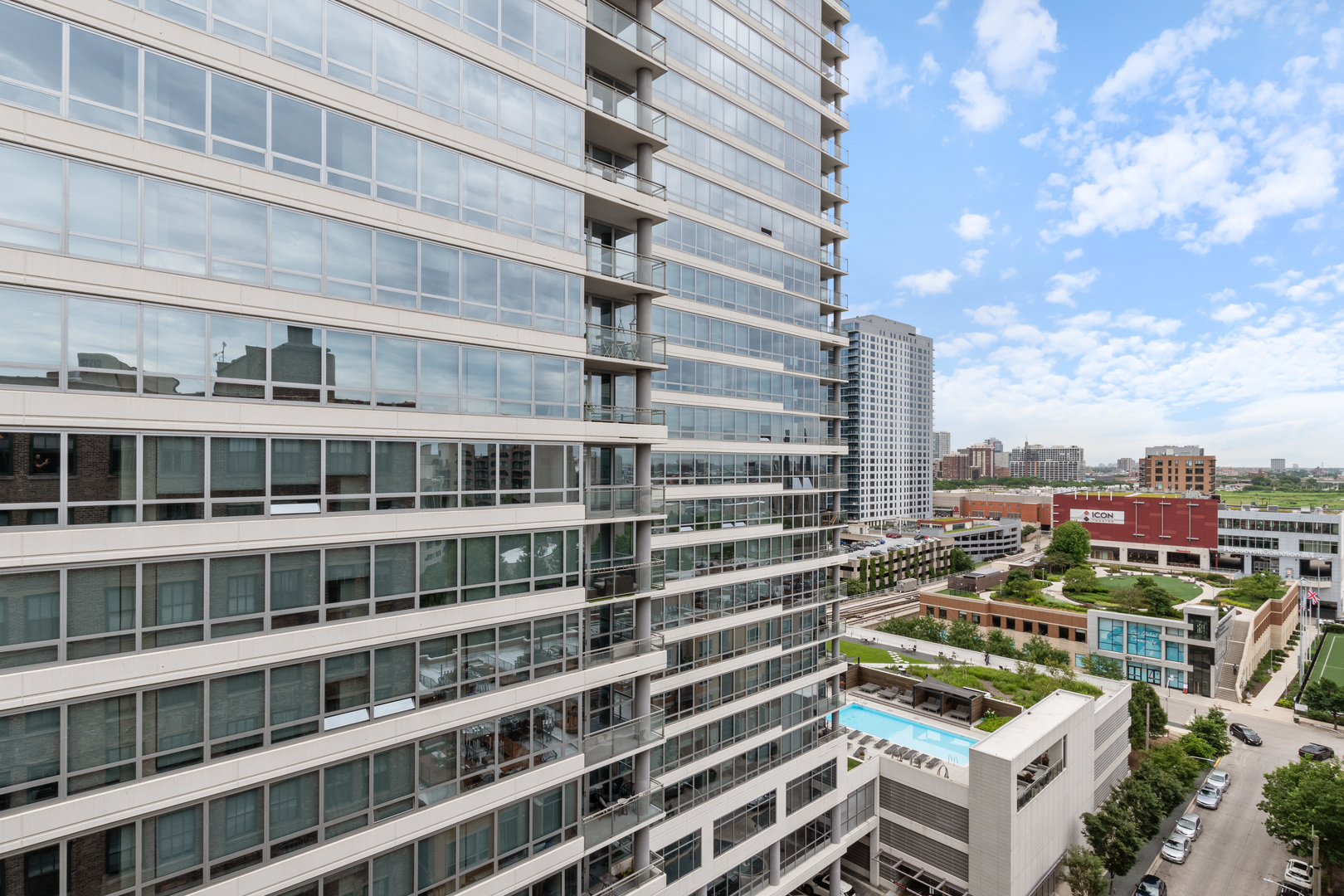 801 South Wells Street, Unit 1006 Chicago, IL 60607 - Photo 19 of 25 a view of a building with a city view