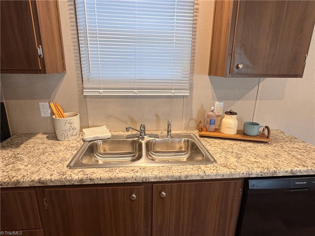 380 Ed Byerly Road Lexington, NC 27295 - Photo 11 of 29