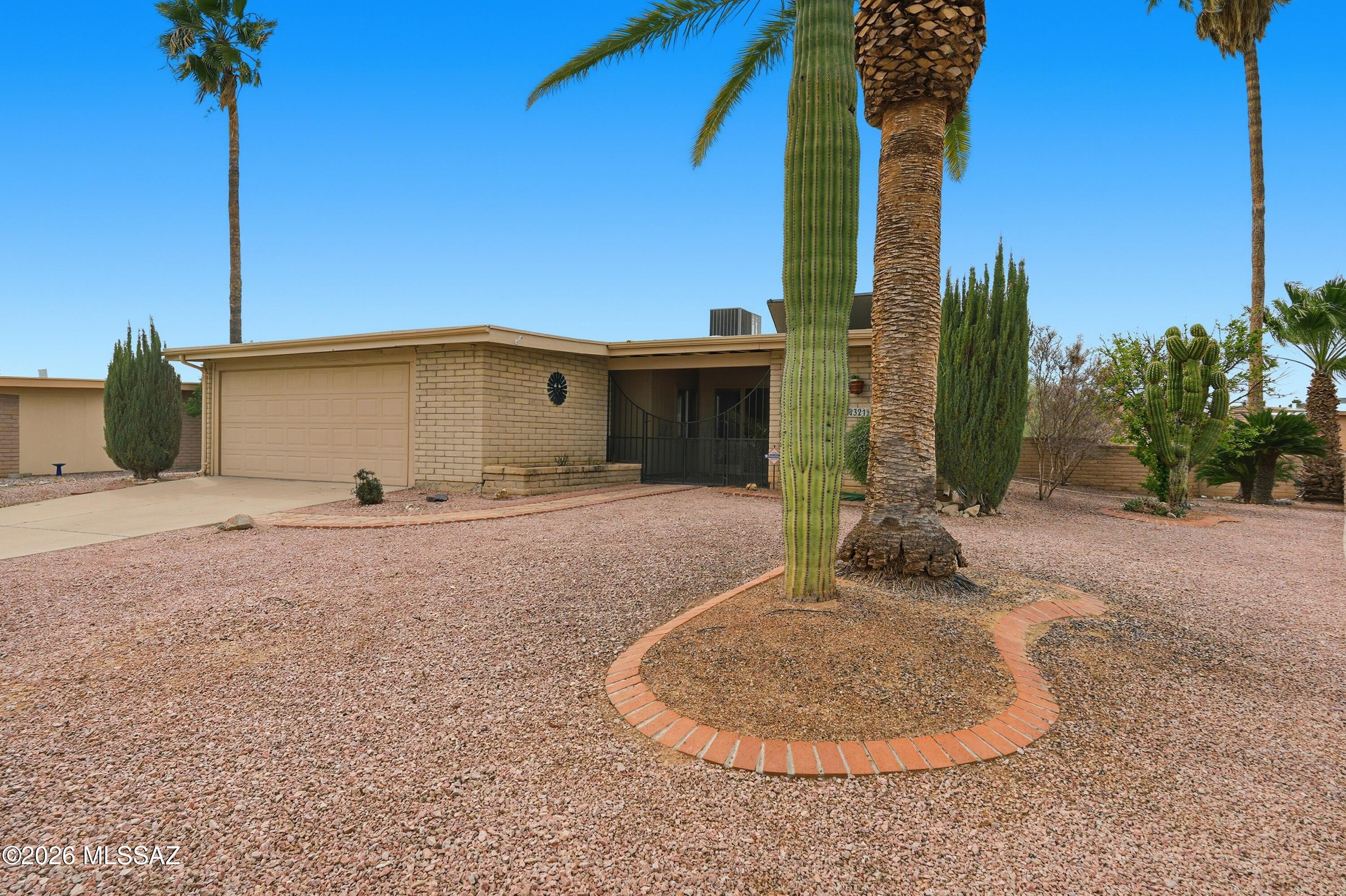 321 West Rio-Santa Cruz Green Valley, AZ 85614 - Photo 3 of 31