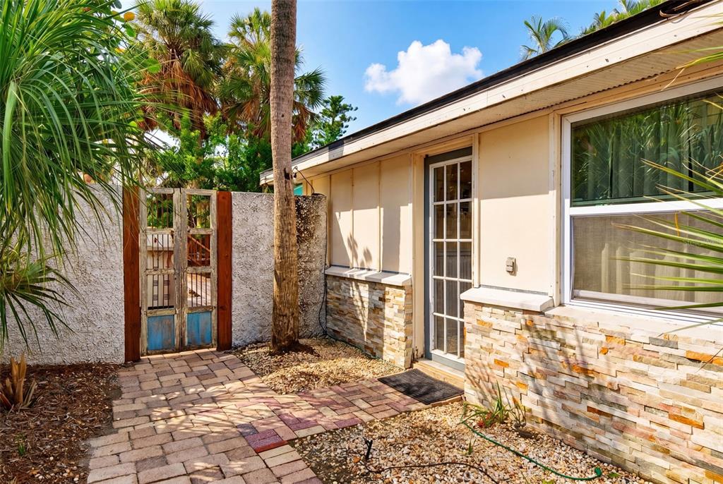 660 Linley Street Longboat Key, FL 34228 - Photo 25 of 64
