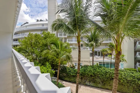 $4,600,000 | 300 South Ocean Boulevard, Unit 3F & 3G, Palm Beach, FL 33480