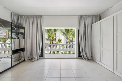 $4,600,000 | 300 South Ocean Boulevard, Unit 3F & 3G, Palm Beach, FL 33480