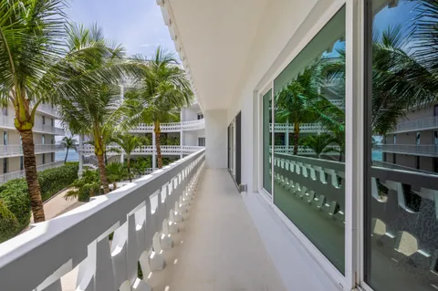 $4,600,000 | 300 South Ocean Boulevard, Unit 3F & 3G, Palm Beach, FL 33480