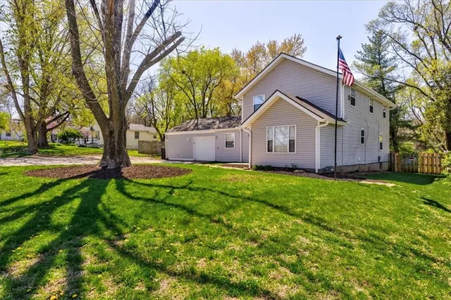 $350,000 | 2100-2105 South Ellison Way, Independence, MO 64050