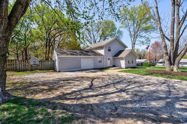 $350,000 | 2100-2105 South Ellison Way, Independence, MO 64050