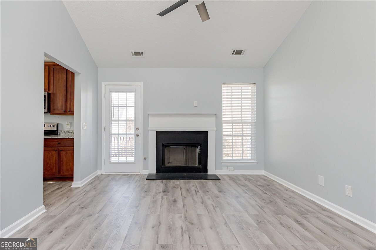 105 Browning Point Byron, GA 31008 - Photo 6 of 50