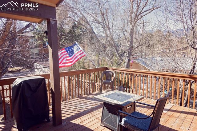 20 Sommerlyn Road Colorado Springs, CO 80906 - Photo 4 of 50 20 Sommerlyn Rd: Front Deck