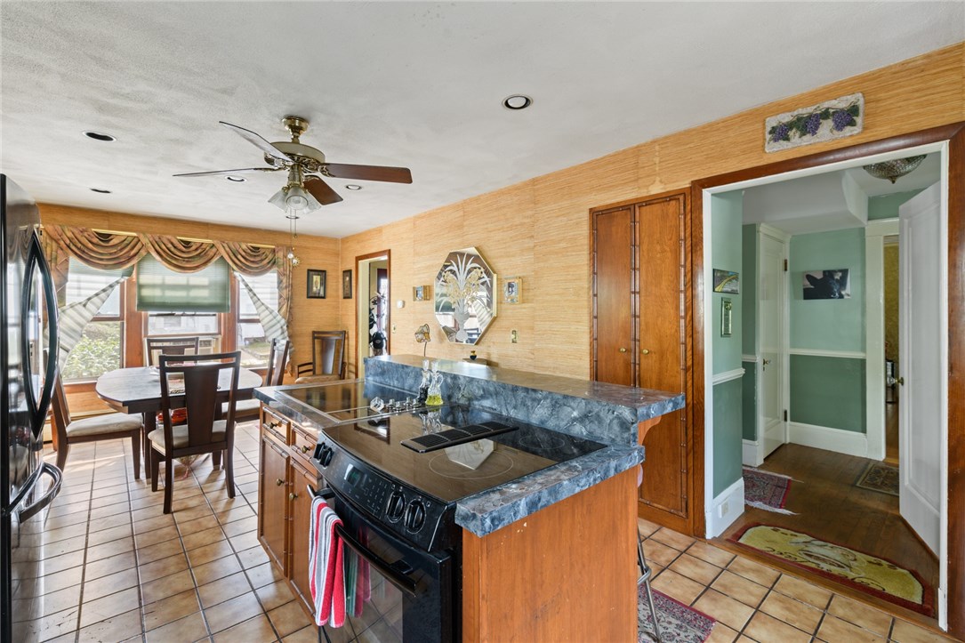 86 Brandon Road Cranston, RI 02910 - Photo 4 of 21