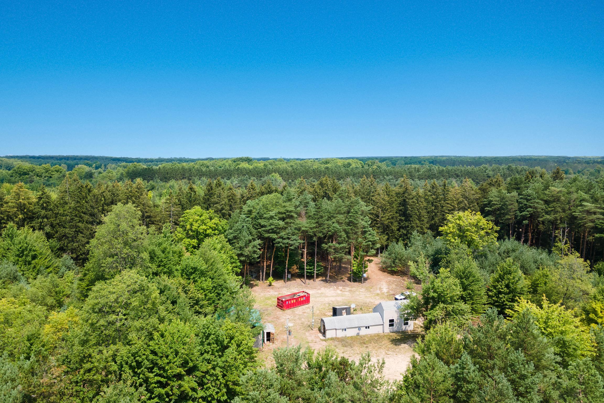 7830 Willis Road Benzonia, MI 49616 - Photo 10 of 19 Gallery Image 10