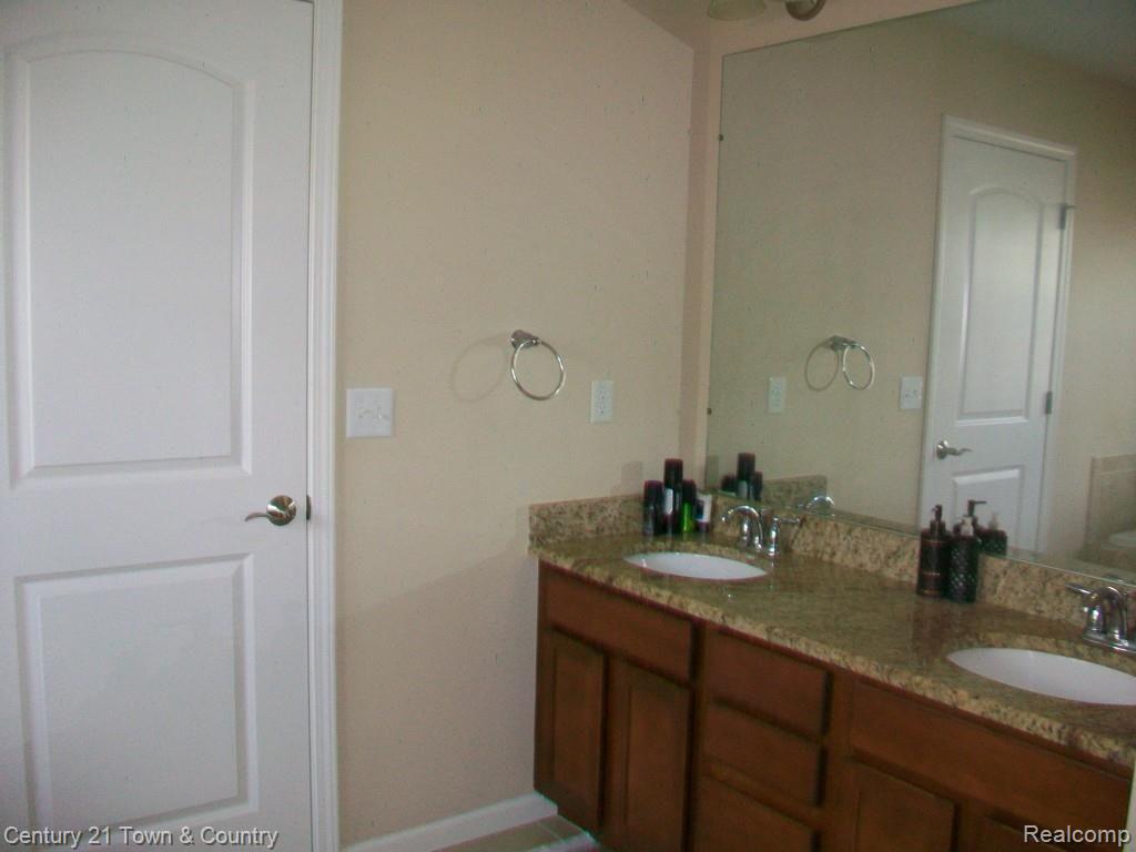 3367 Talbert Circle Rochester, MI 48307 - Photo 17 of 24 Talbert 025.jpg