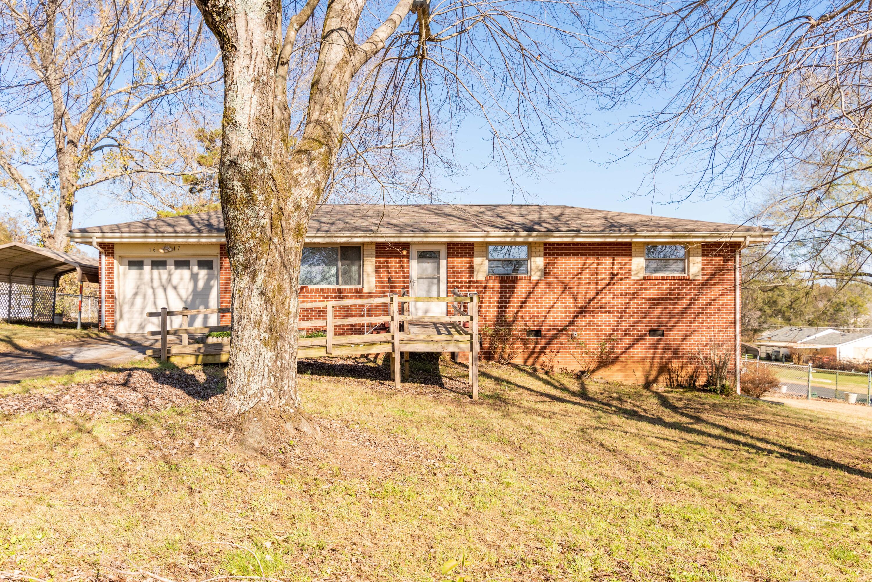 1617 Varner Road Hixson, TN 37343 - Photo 4 of 27 DSC_9880