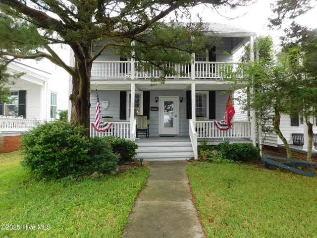 $3,000 | 221 Front Street, Beaufort, NC 28516