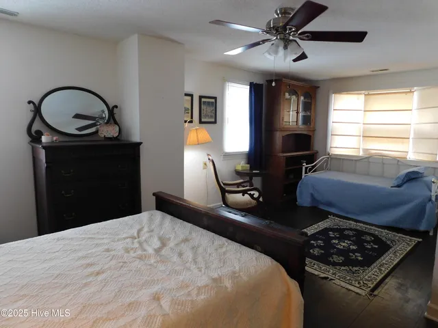 $3,000 | 221 Front Street, Beaufort, NC 28516