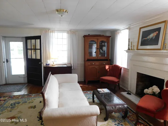 $3,000 | 221 Front Street, Beaufort, NC 28516