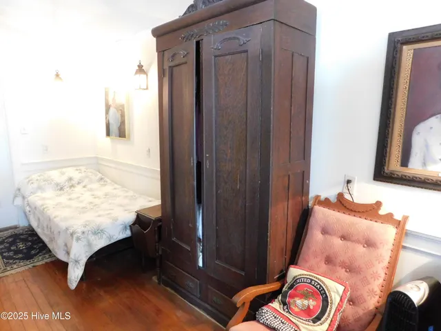 $3,000 | 221 Front Street, Beaufort, NC 28516