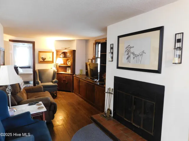 $3,000 | 221 Front Street, Beaufort, NC 28516