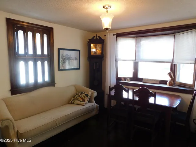 $3,000 | 221 Front Street, Beaufort, NC 28516