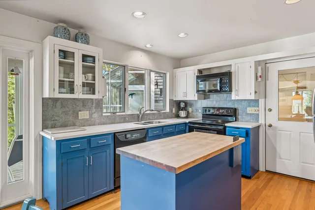 $1,595,000 | 119 Knubble Bay Road, Westport Island, ME 04578