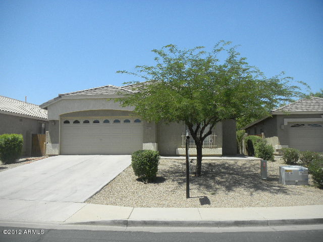 844 South Roca Court Gilbert, AZ 85296 - Photo 1 of 14 a front view of a house with porch